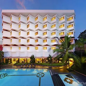 Hotel The Gateway Road,